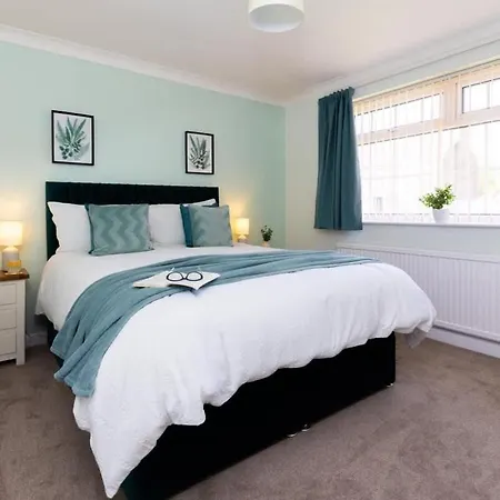 Coastal Village Hideaway بيت للعطل *