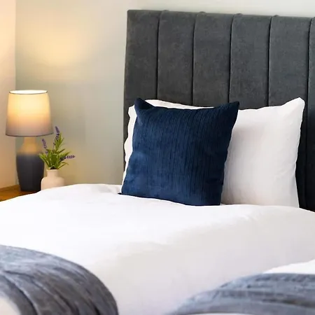 Coastal Village Hideaway Village Retreat Sleeps 4 بيت للعطل